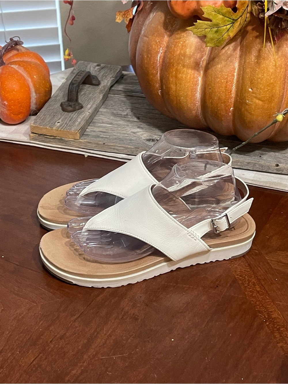 UGG Alessia White Leather Sandal
